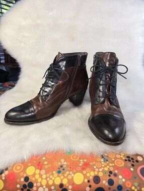 Fidji two-tone Brown & Black Leather Lace-Up Ankle Boots - Womens
